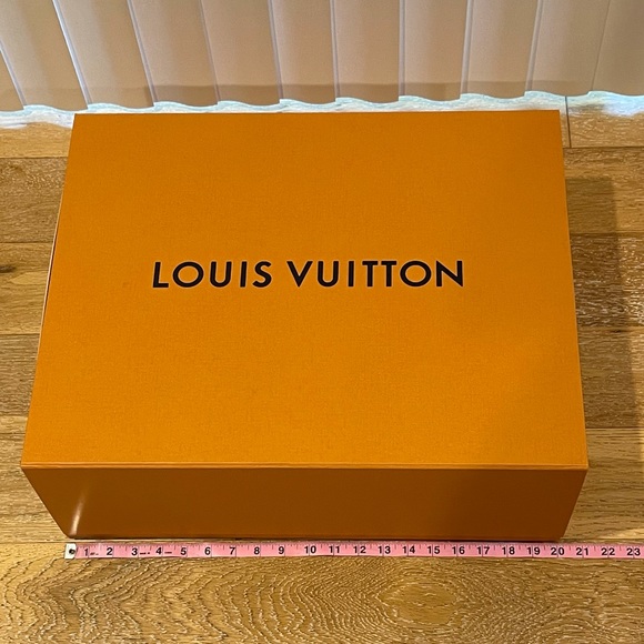Louis Vuitton Handbags - HUGE XL authentic Louis Vuitton gift box